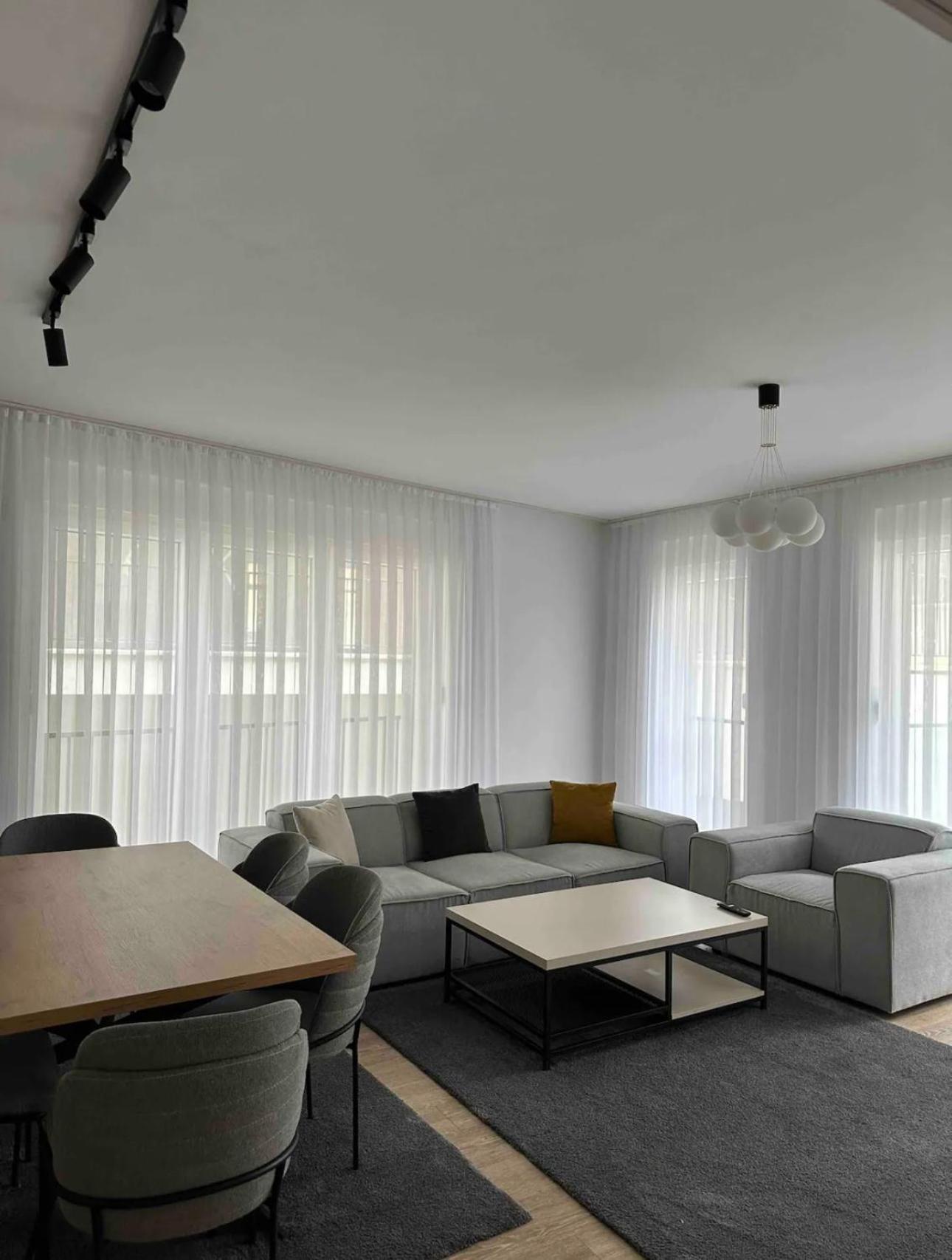Airstay Pristina Room photo
